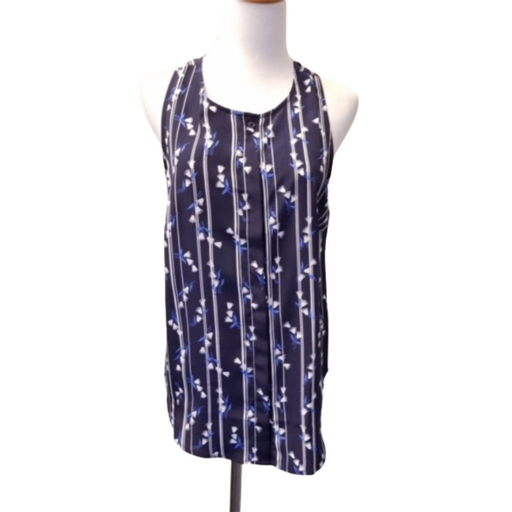 NWT Halogen blue patterned top size L (140)